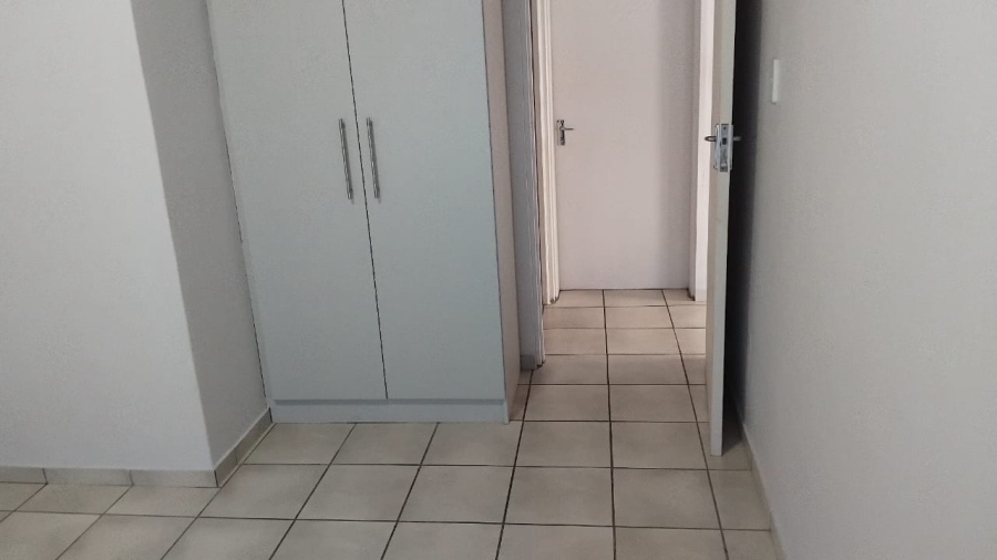 To Let 2 Bedroom Property for Rent in Myburgh Park Western Cape